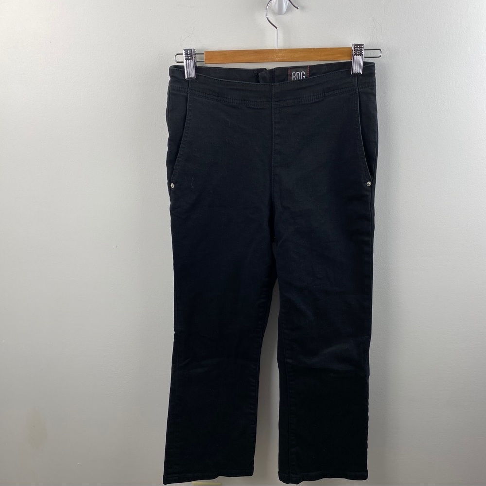 BDG Straight Leg Zipped Back Jeans Cropped